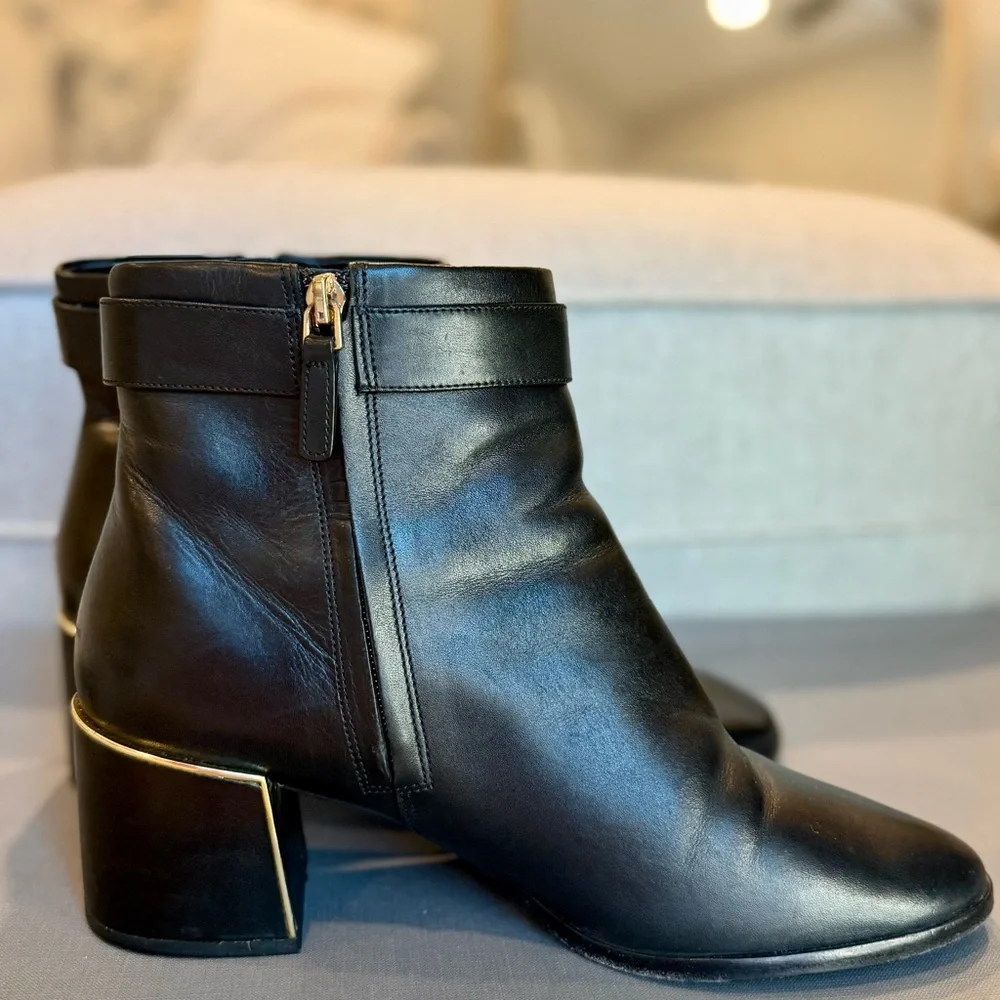 Tory Burch Sophia Bootie 9.5 Black Leather Gold Hardware Rare - Picture 4 of 11